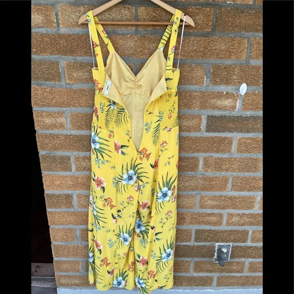 Likely yellow floral jumpsuit size 10 - Picture 7 of 11